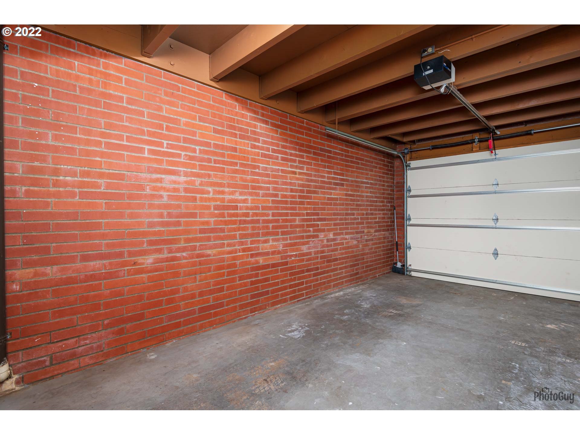 110 High Street Eugene, OR 97401 - Photo 25 of 25 a view of wooden floor