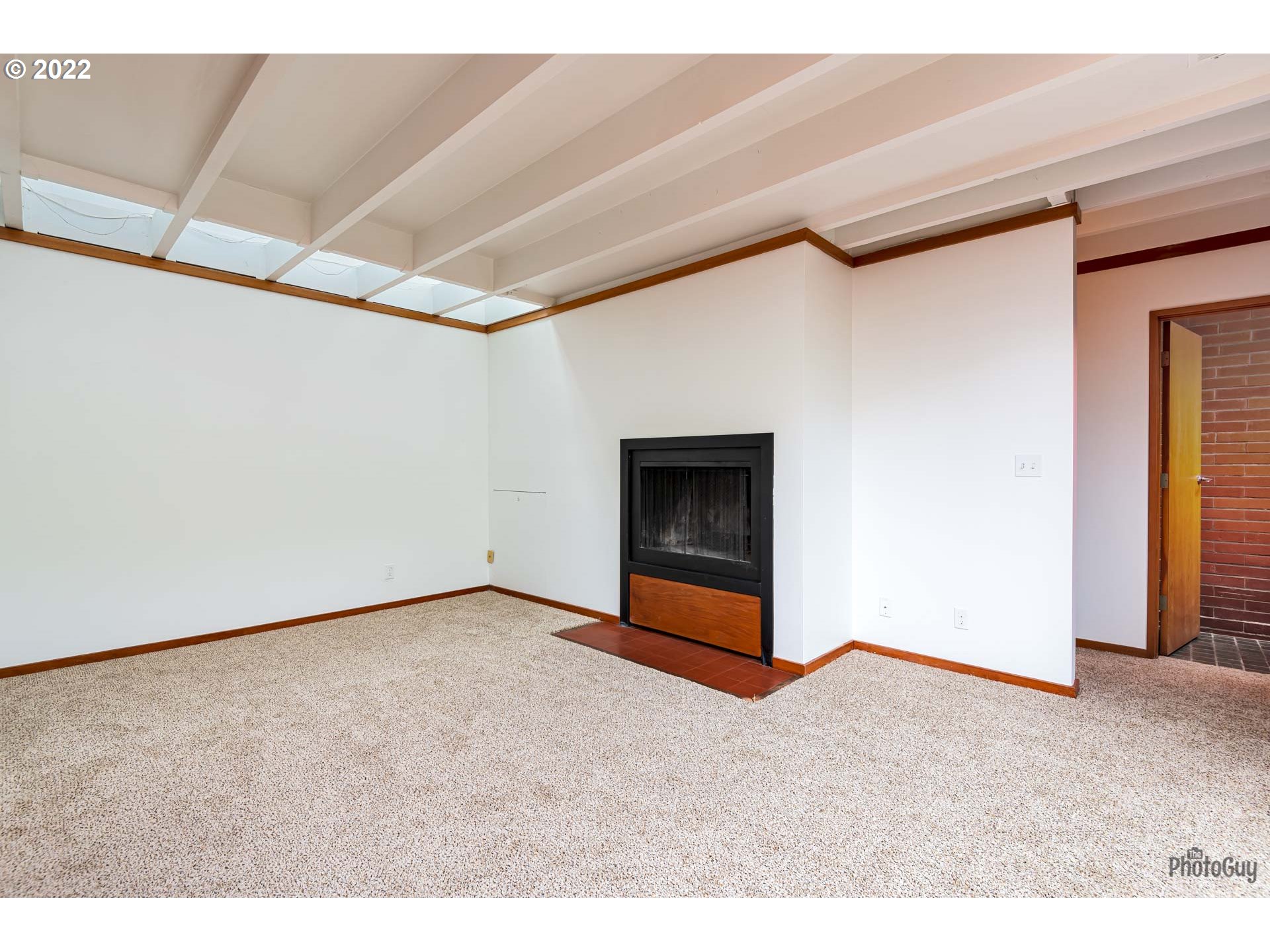 110 High Street Eugene, OR 97401 - Photo 5 of 25 a view of an empty room