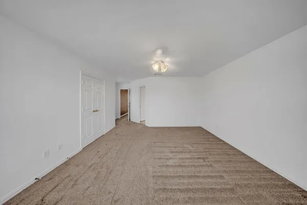 $2,100 | 908 Englewood Lane, Plano, TX 75025