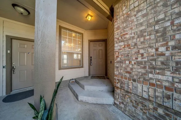 $2,100 | 908 Englewood Lane, Plano, TX 75025