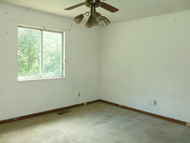 158 Inman Road Sweetwater, TN 37874 - Photo 10 of 21 P1070158