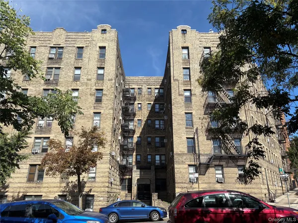 $2,750 | 5005 43rd Avenue, Unit 5H | Woodside