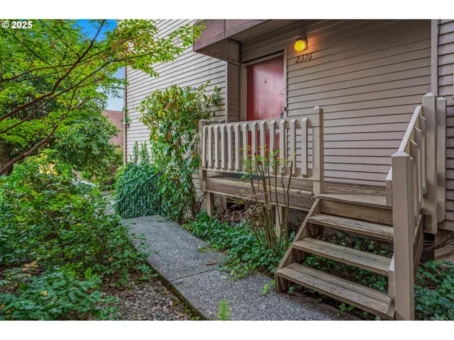 $425,000 | 2376 Southwest Cedar Street, Portland, OR 97205