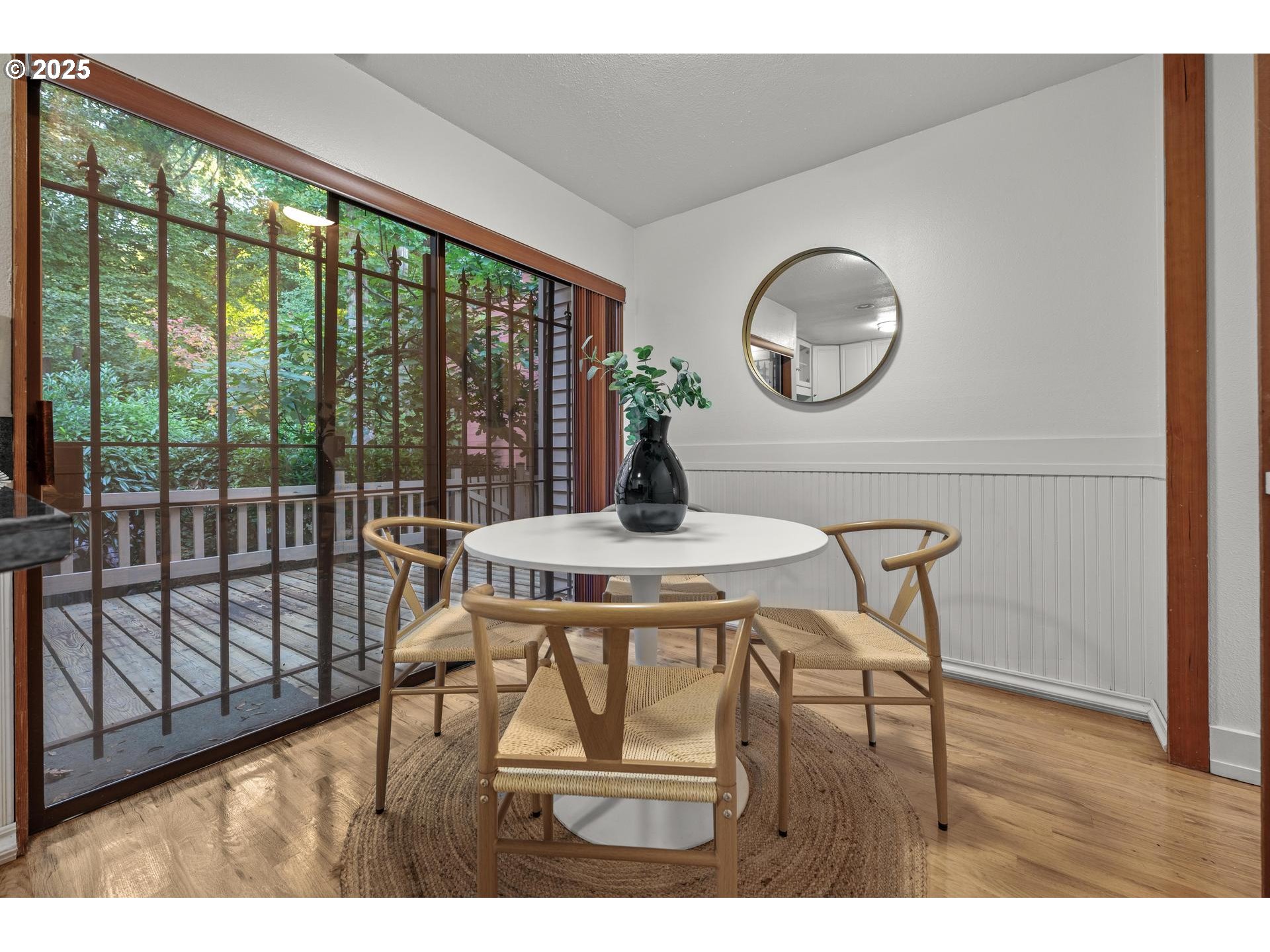 2376 Southwest Cedar Street Portland, OR 97205 - Photo 10 of 27