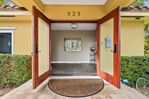 $1,240,000 | 939 Buchanan Street, Hollywood, FL 33019