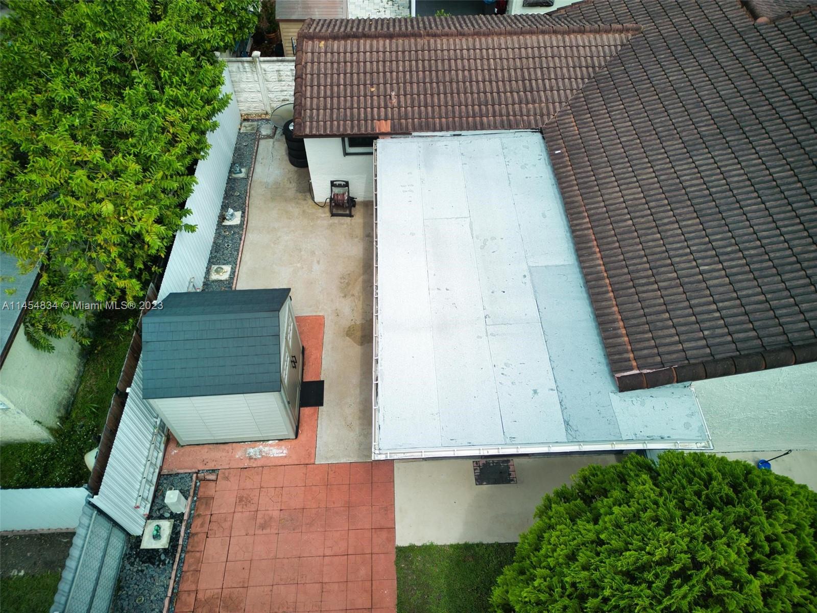 Tamiami Miami, FL 33182 - Photo 46 of 47 a view of roof
