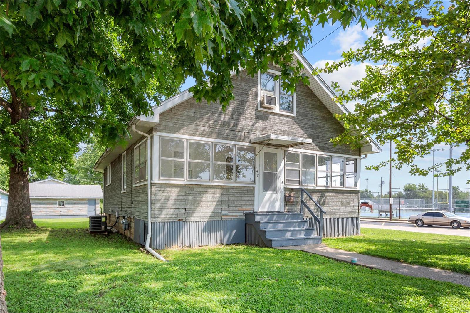 148 East Tydeman Avenue Roxana, IL 62084 - Photo 2 of 18