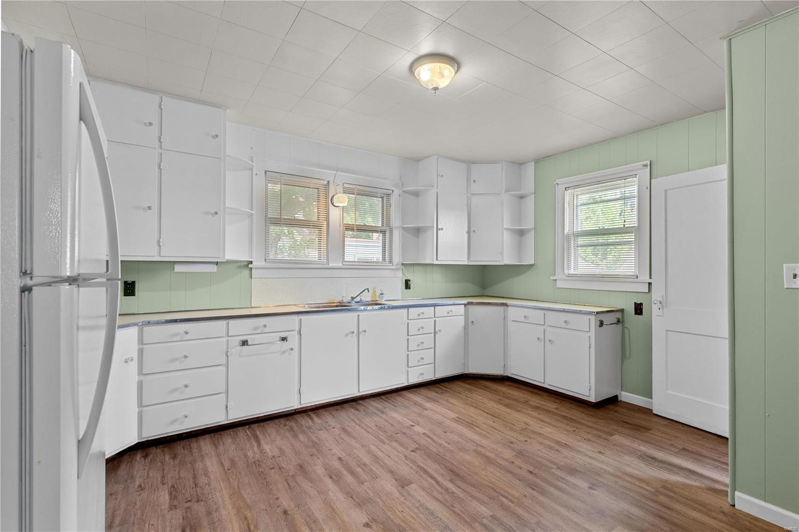 148 East Tydeman Avenue Roxana, IL 62084 - Photo 8 of 18