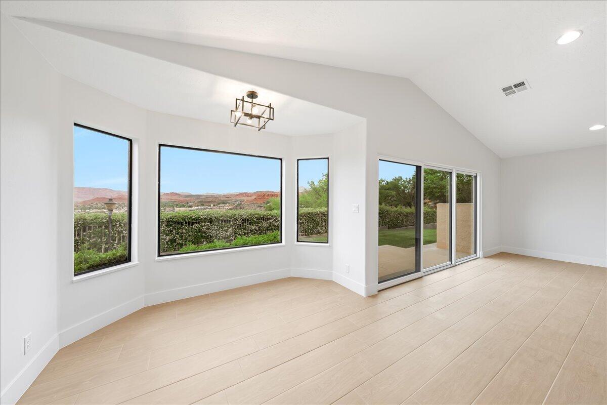 872 West 680 North St. George, UT 84770 - Photo 18 of 48 Dining