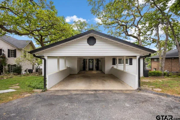$550,000 | 532 Hideaway Lane East, Hideaway, TX 75771