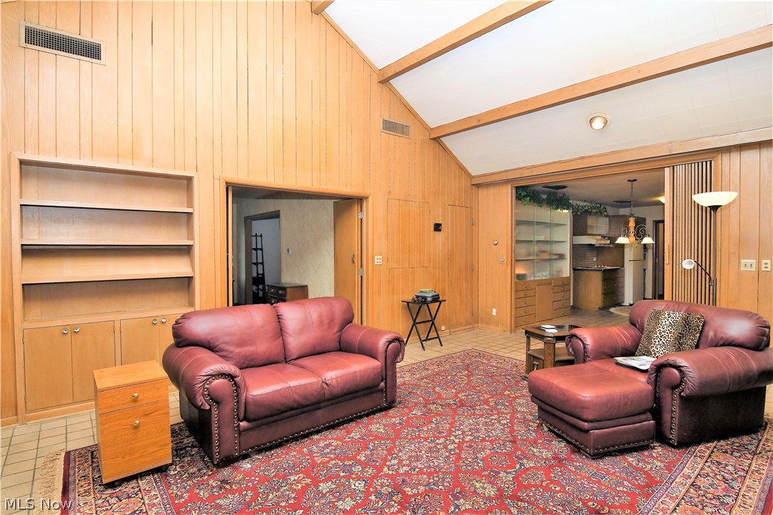 870 Sovereign Road Akron, OH 44303 - Photo 8 of 25 Gallery Image 8