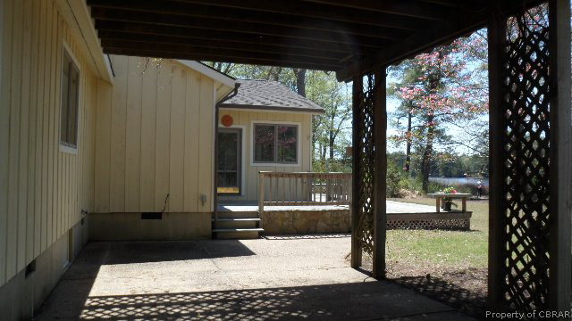 570 Sunset View Lane Mathews, VA 23109 - Photo 2 of 16
