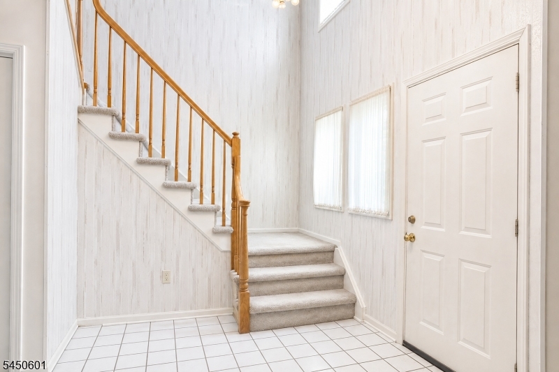 96 Easedale Road Wayne, NJ 07470 - Photo 2 of 25 Gallery Image 2