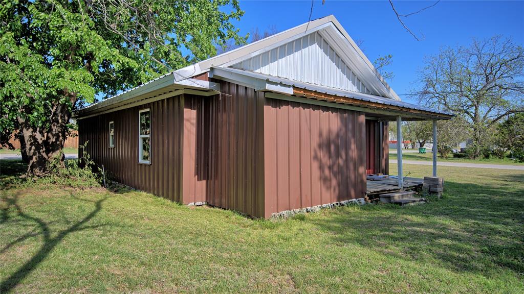 601 Baylor Street Nocona, TX 76255 - Photo 6 of 25