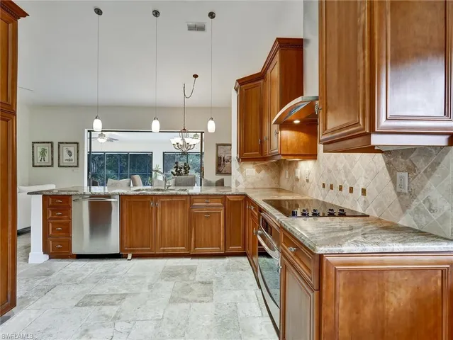 $675,000 | 241 St James Way, Naples, FL 34104