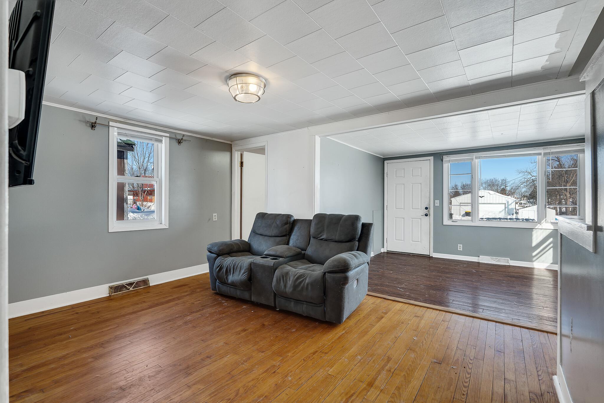 1004 East Main Street Caledonia, MN 55921 - Photo 11 of 38