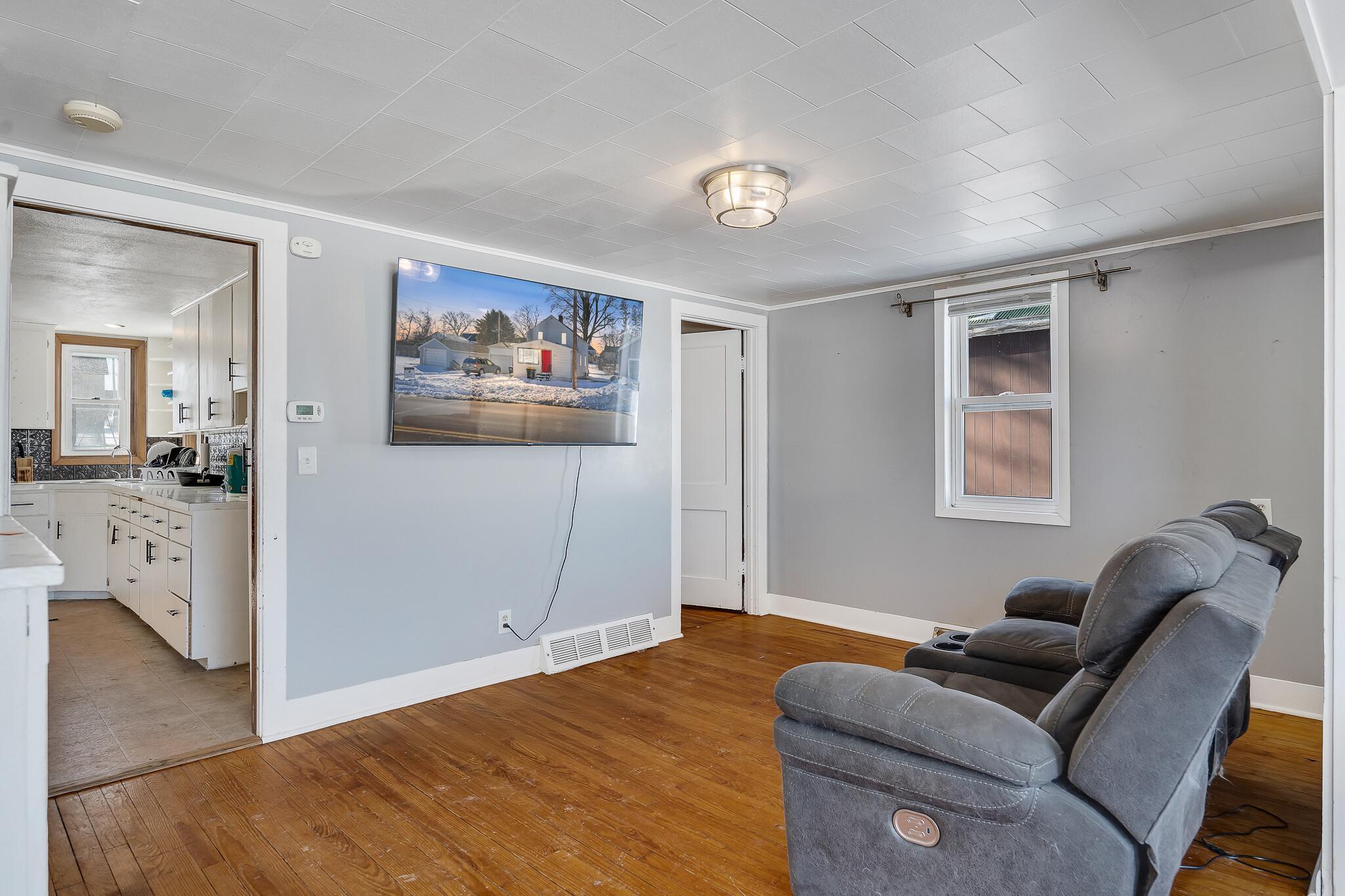 1004 East Main Street Caledonia, MN 55921 - Photo 13 of 38