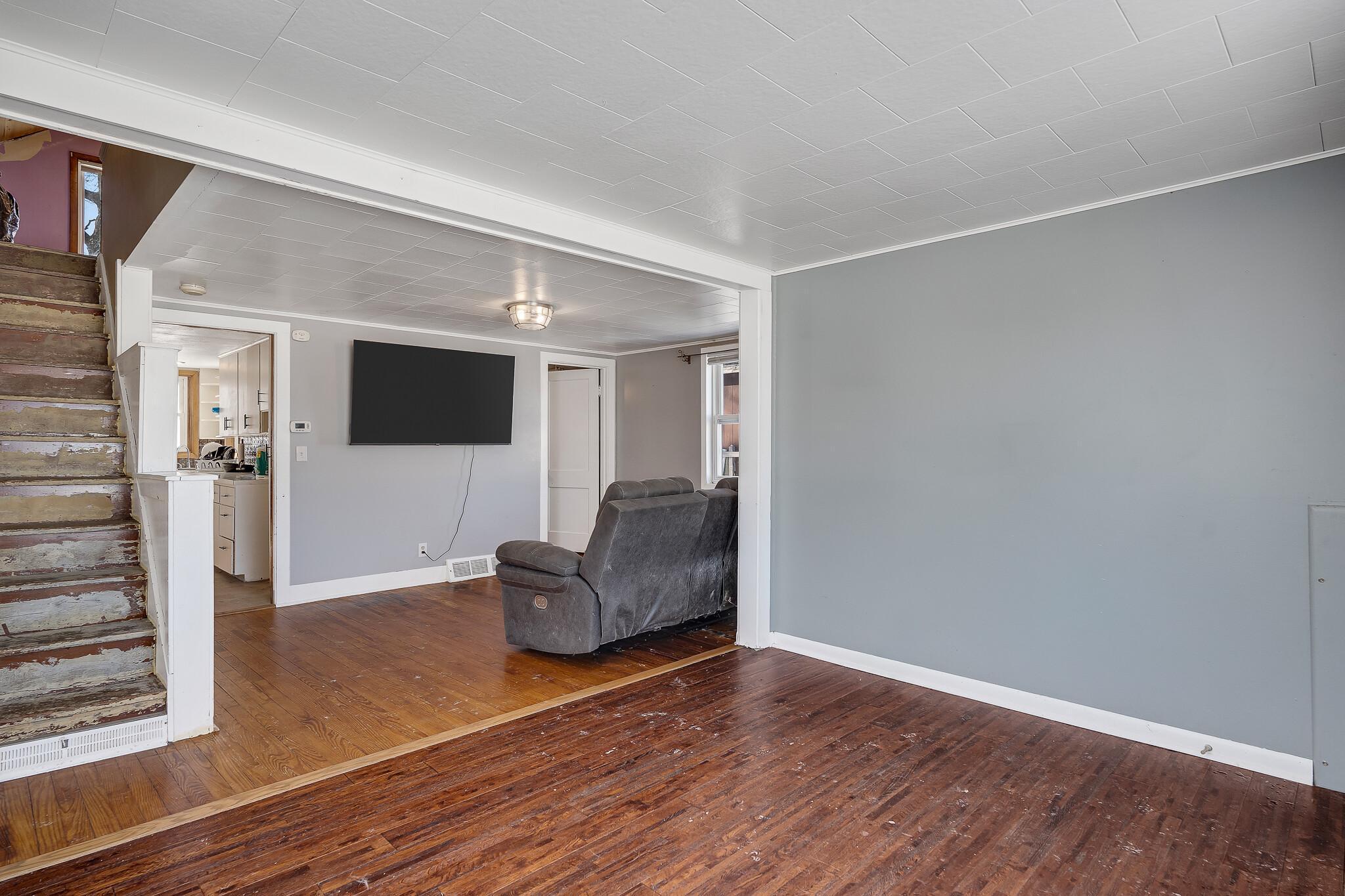 1004 East Main Street Caledonia, MN 55921 - Photo 8 of 38