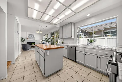 $1,195,000 | 12144 Carrollton Square, San Diego, CA 92128