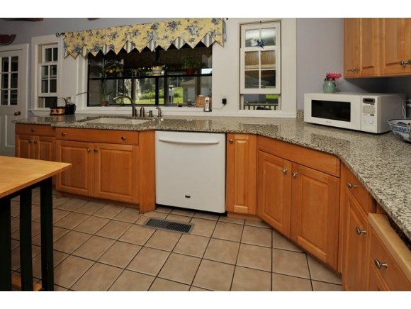 58 Winnicutt Road Stratham, NH 03885 - Photo 4 of 35