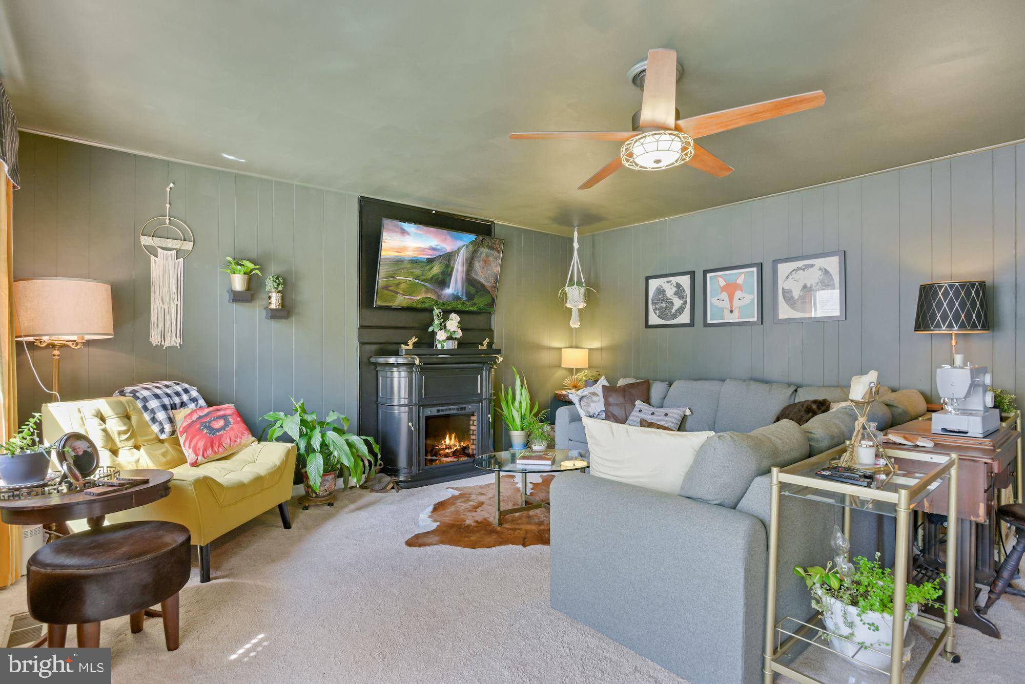4112 Addison Road Fairfax, VA 22030 - Photo 24 of 51 Living Room