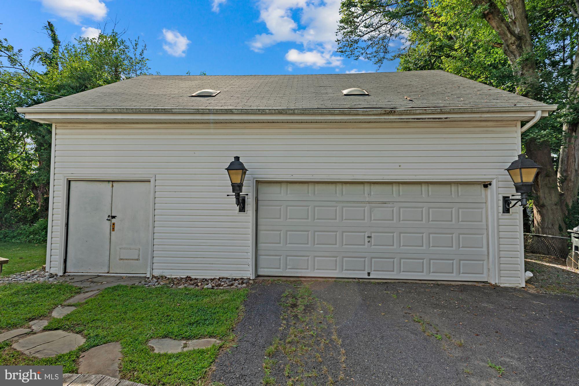 4112 Addison Road Fairfax, VA 22030 - Photo 51 of 51 Huge 2 story Garage