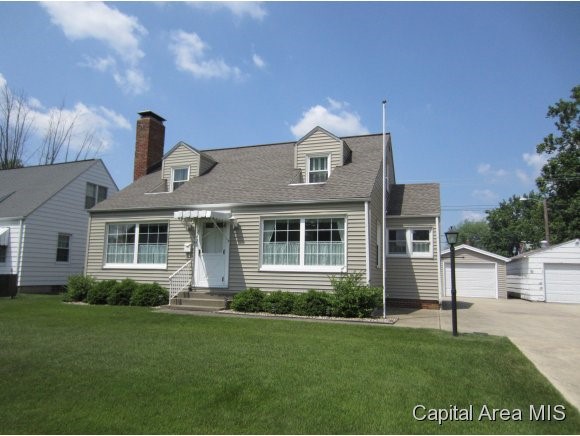2045 North 6th Street Springfield, IL 62702 - Photo 1 of 11