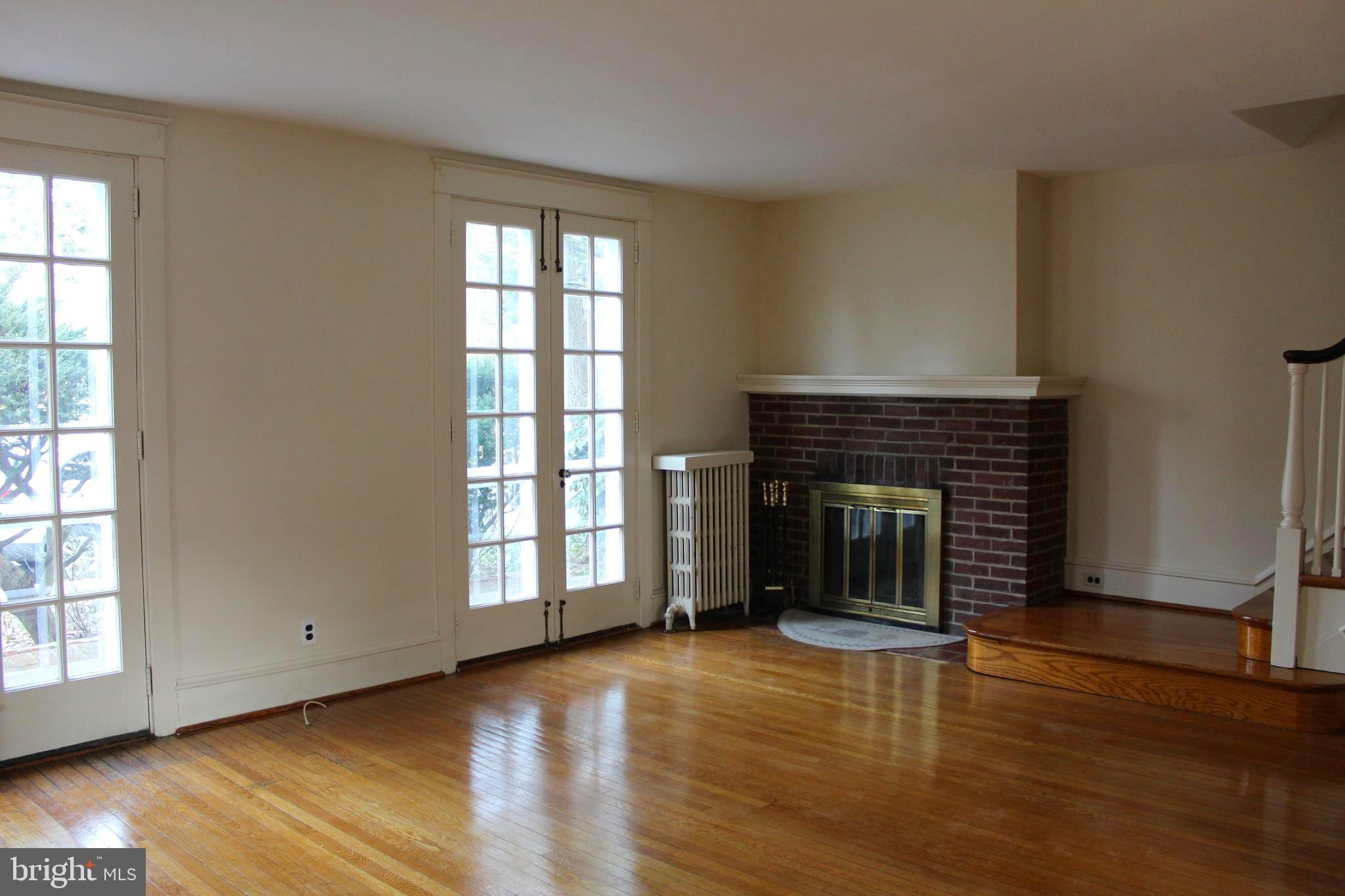 12 Gladstone Road Lansdowne, PA 19050 - Photo 11 of 49 Living room