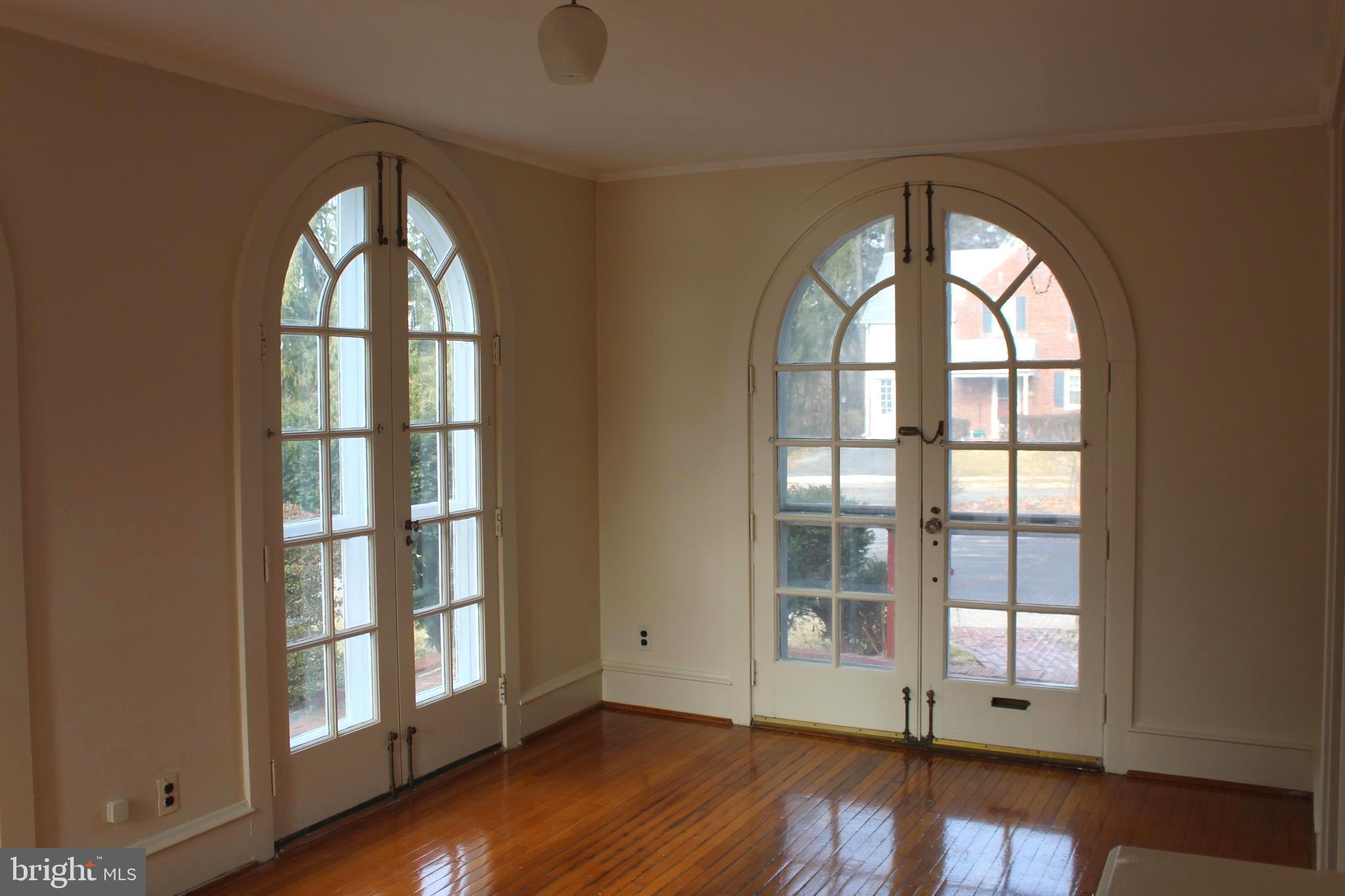 12 Gladstone Road Lansdowne, PA 19050 - Photo 14 of 49 Sunroom - front of house