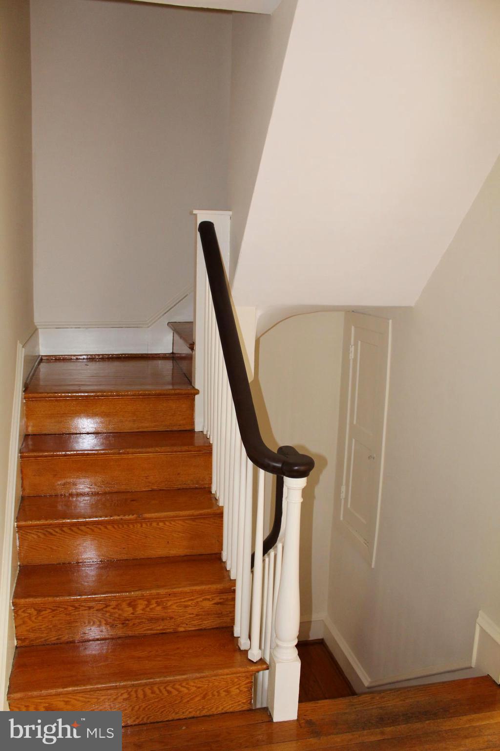 12 Gladstone Road Lansdowne, PA 19050 - Photo 19 of 49 Stairs