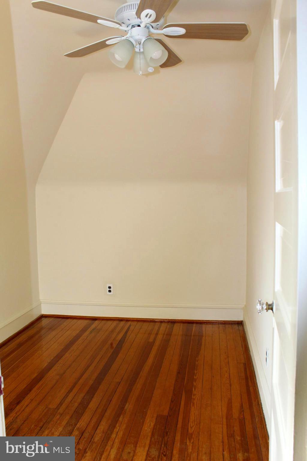 12 Gladstone Road Lansdowne, PA 19050 - Photo 31 of 49 Bedroom 4 - Third floor