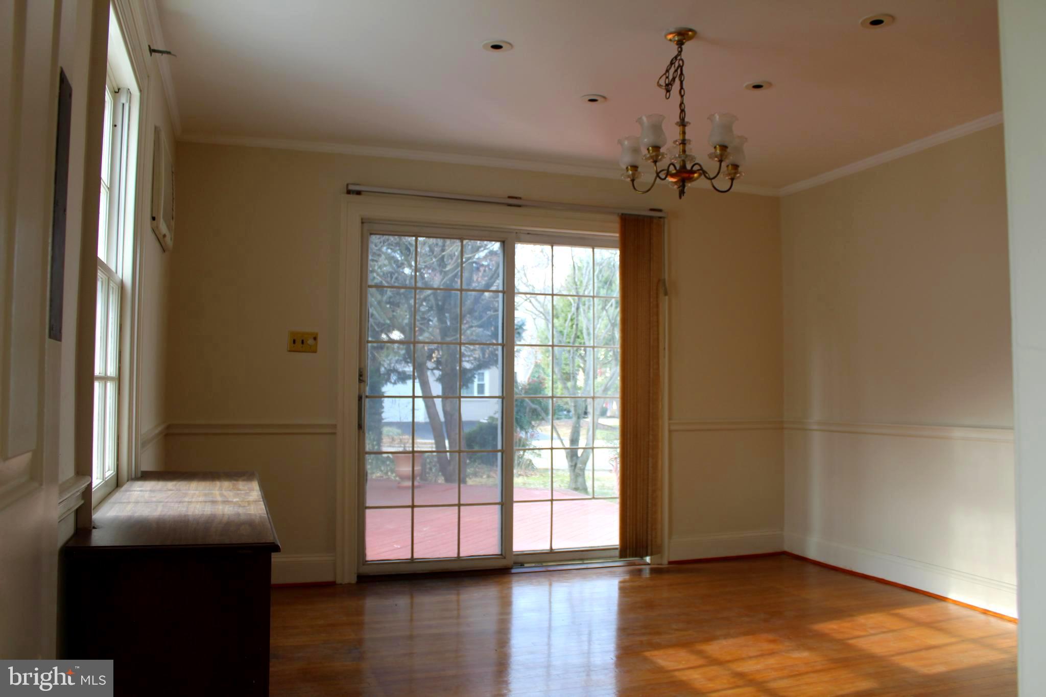 12 Gladstone Road Lansdowne, PA 19050 - Photo 7 of 49 Dining room from kitchen