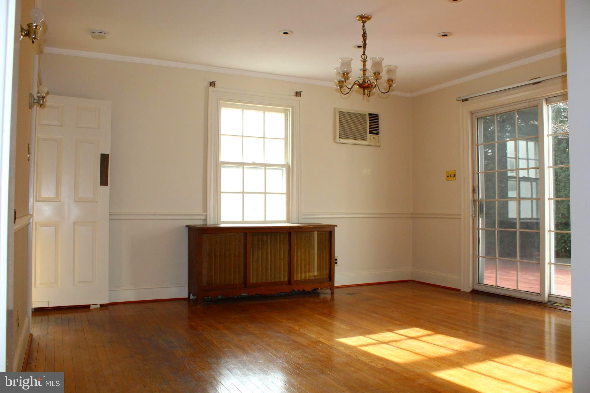 12 Gladstone Road Lansdowne, PA 19050 - Photo 8 of 49 Dining room