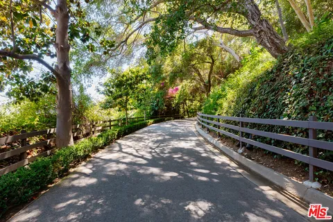 $17,995,000 | 13127 Boca De Canon Lane, Los Angeles, CA 90049