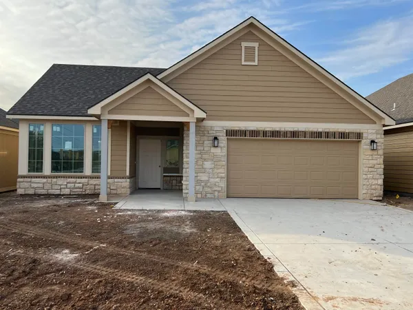 $371,000 | 1030 East Waters Edge Street, Derby, KS 67037