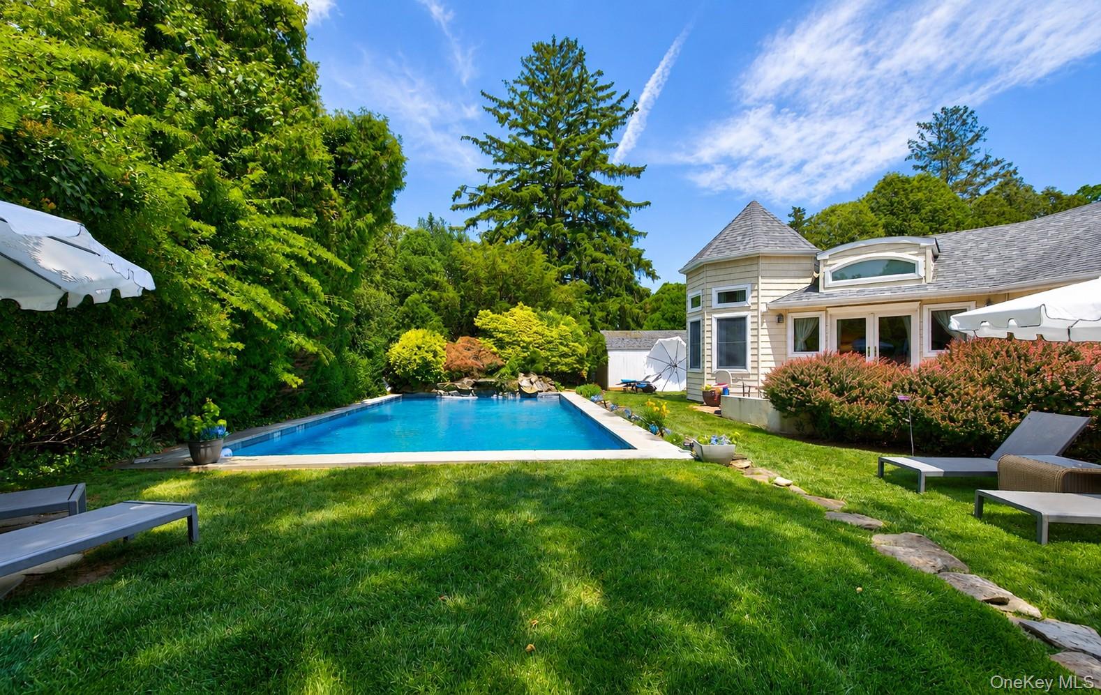 81 Lawrence Hill Road Huntington, NY 11743 - Photo 35 of 42