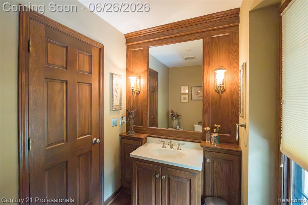 9200 Fox Hollow Road Clarkston, MI 48348 - Photo 12 of 50