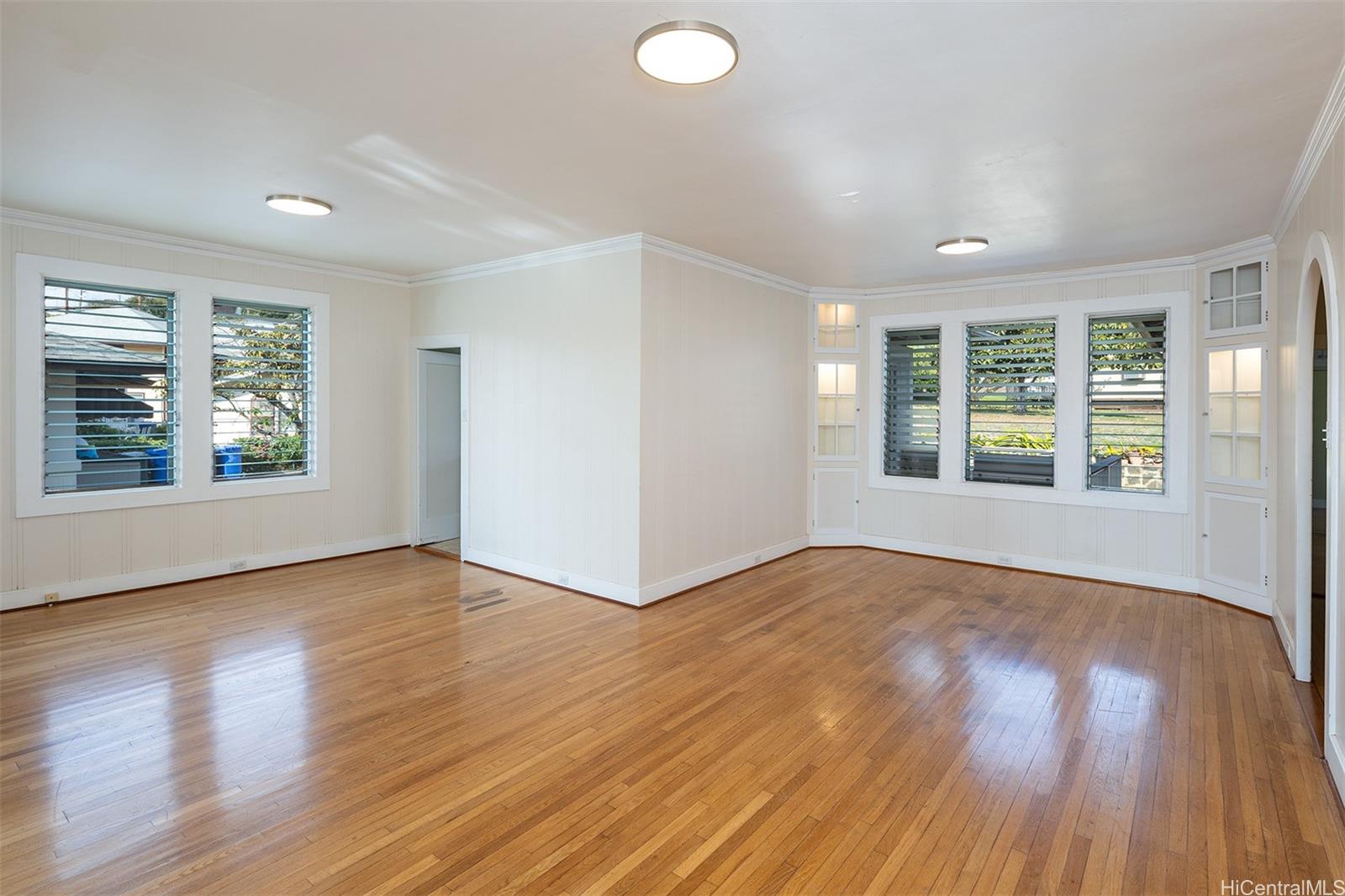 2238 Ho'onanea Street Honolulu, HI 96822 - Photo 1 of 20