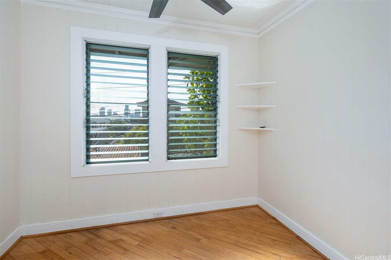 2238 Ho'onanea Street Honolulu, HI 96822 - Photo 13 of 20