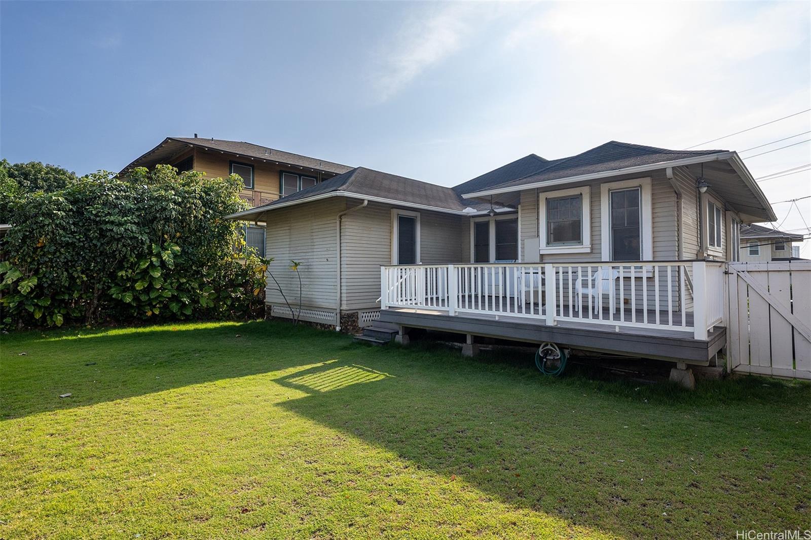 2238 Ho'onanea Street Honolulu, HI 96822 - Photo 18 of 20