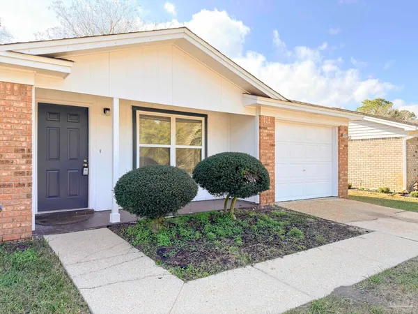 $1,475 | 1341 Dog Track Road, Pensacola, FL 32506