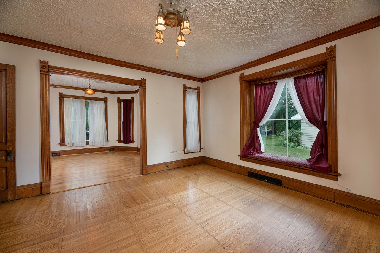 218 Elm Court Rhinelander, WI 54501 - Photo 5 of 27 Gallery Image 5