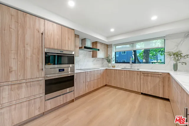 $16,995 | 350 North Palm Drive, Unit 204, Beverly Hills, CA 90210