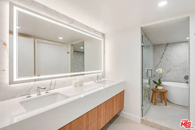 $16,995 | 350 North Palm Drive, Unit 204, Beverly Hills, CA 90210