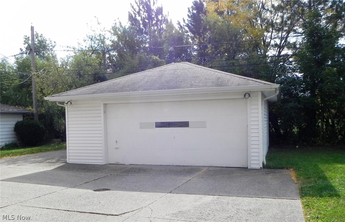 4140 Greenvale Road South Euclid, OH 44121 - Photo 11 of 13