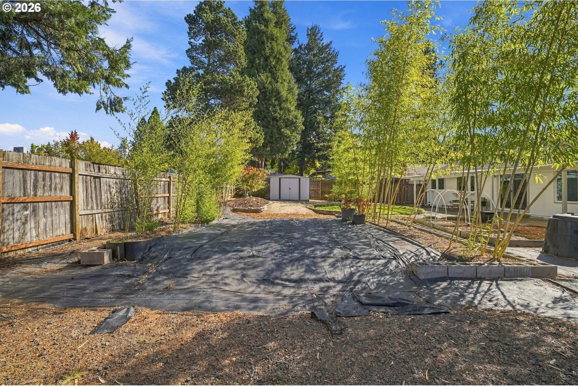 3465 Strathmore Place Eugene, OR 97405 - Photo 28 of 28 Gallery Image 28