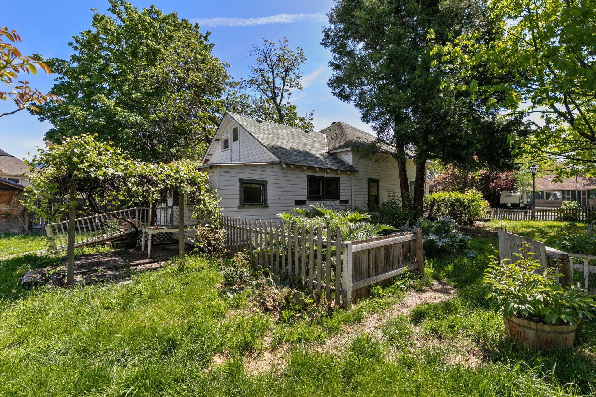 202 East Main Street Talent, OR 97540 - Photo 12 of 22 12-web-or-mls-IMGM2483