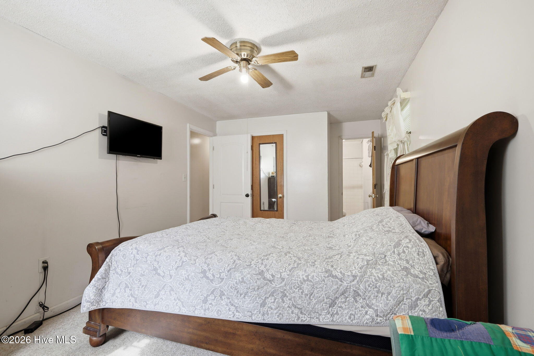 284 Laurel Road Beaufort, NC 28516 - Photo 29 of 41 Primary bedroom