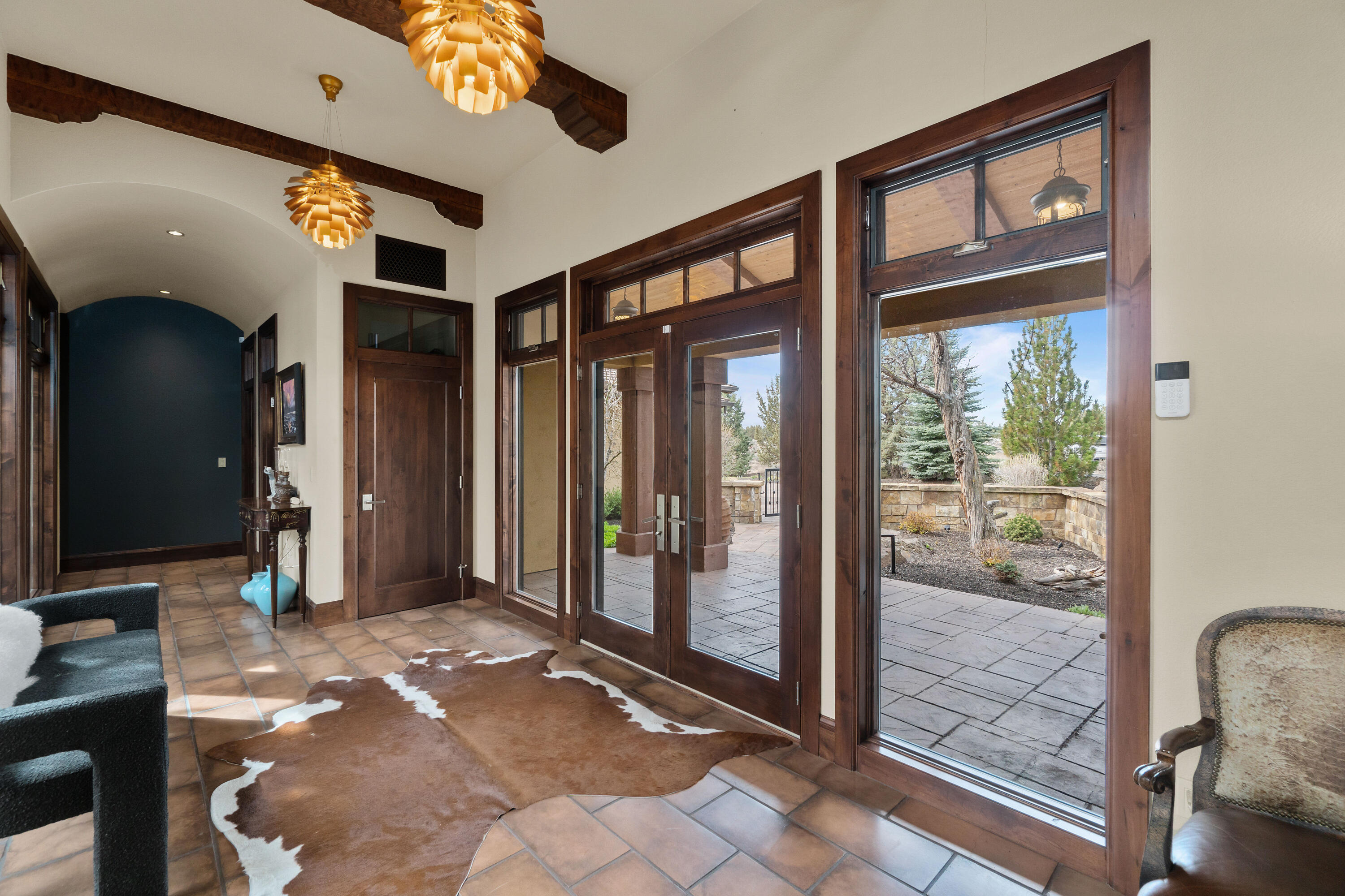 65904 Fazio Ln Bend Bend, OR 97701 - Photo 6 of 63 Entryway