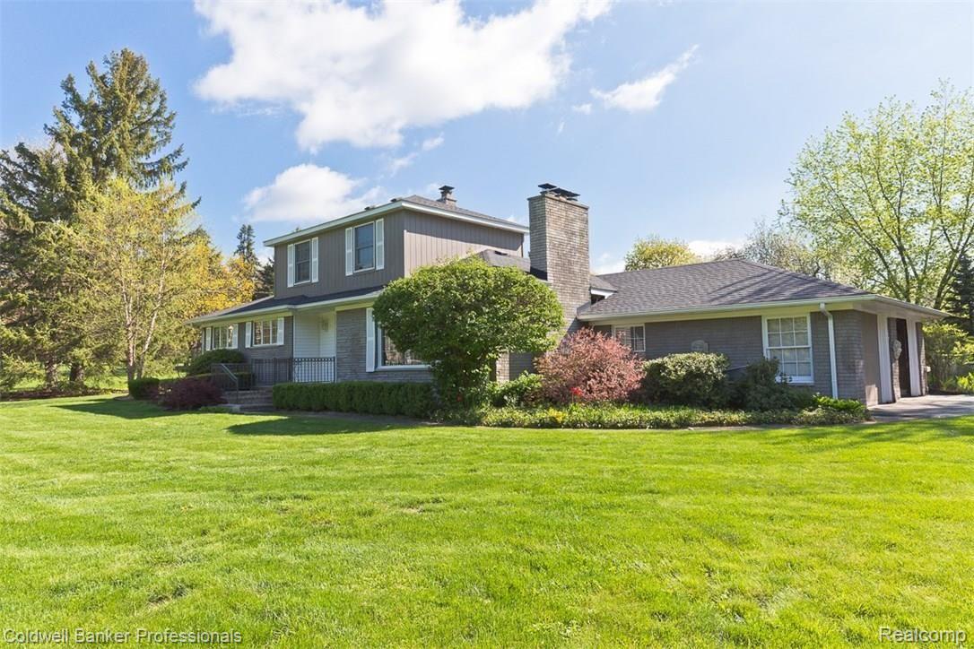 4435 Squirrel Road Bloomfield Hills, MI 48304 - Photo 1 of 35 592A9651.jpg